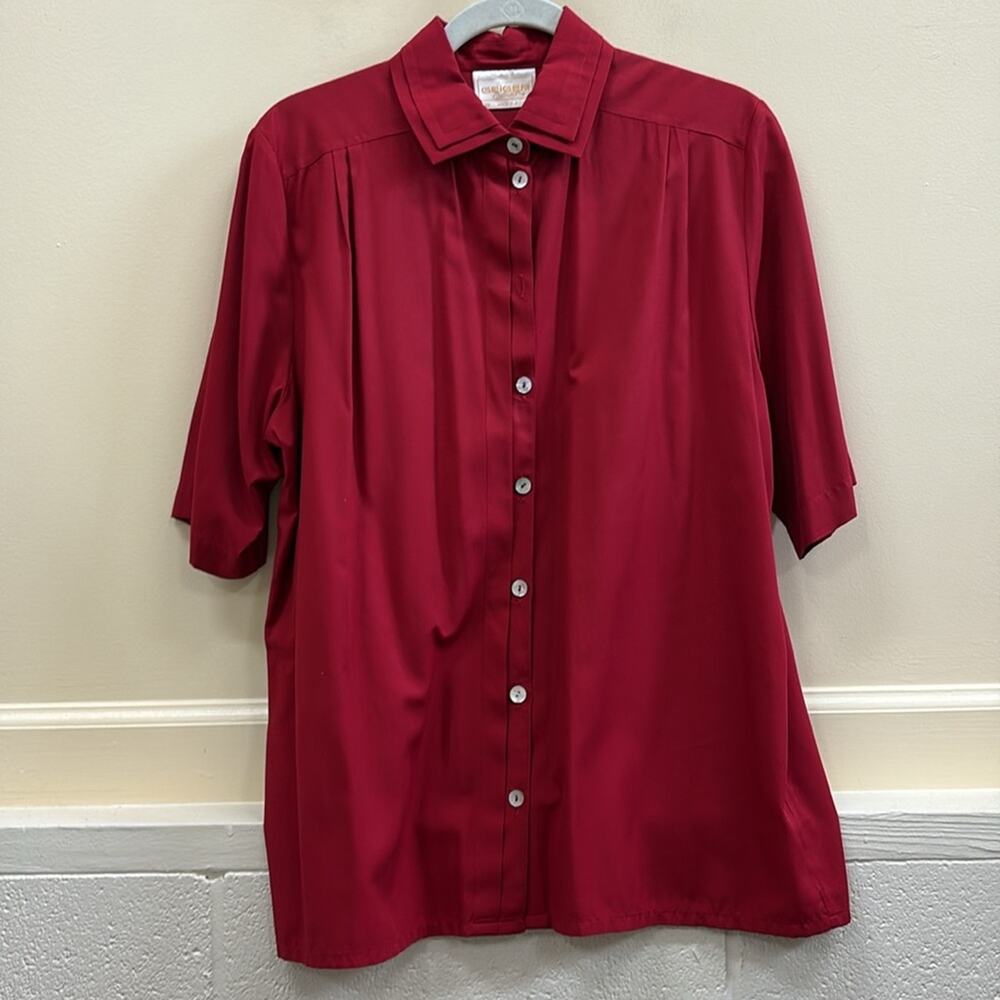 Geiger vintage women’s size 38 red button down blouse top